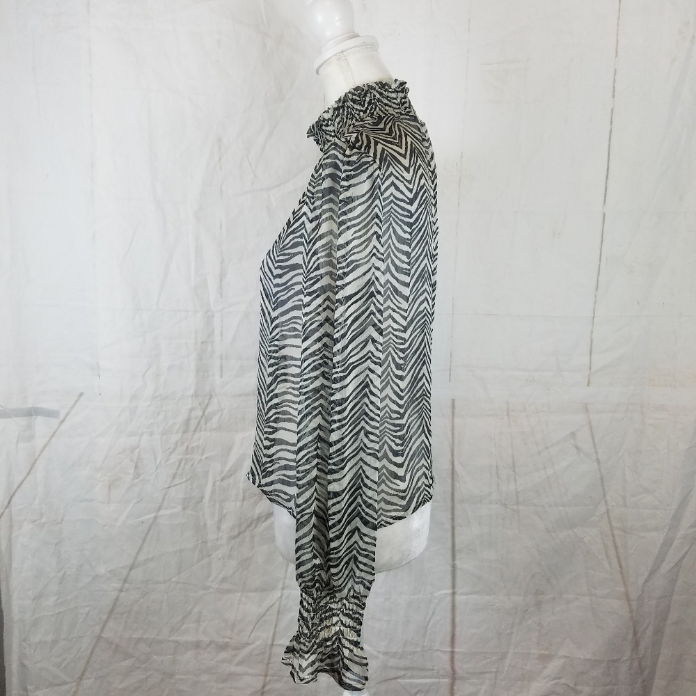 Blue blush sheer zebra print top - Picture 3 of 8